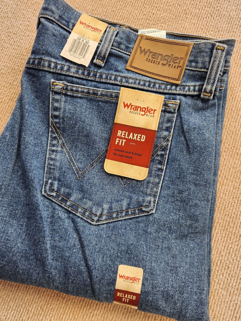 Wrangler Men’s Relaxed Fit Straight Leg Blue Denim Jeans, Medium Wash, Cotton